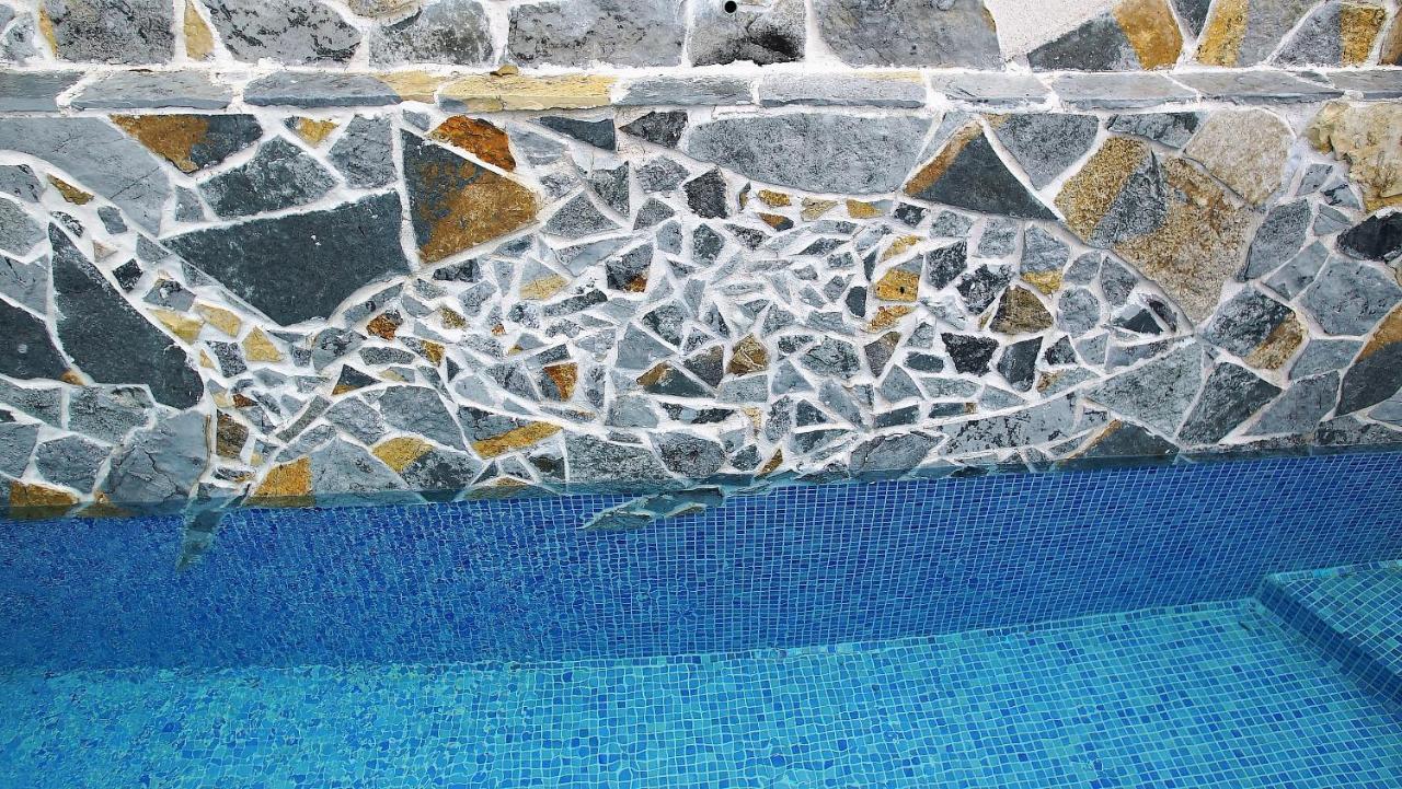 Penthouse Stoliv New Spa-Pool Villa Is Located 5M From The Sea, Exclusive Terrace,Private Jetty Wih Sunbeds, Pebble Beach, Secluded Location Total Area 375M2 At Your Disposal Kotor Extérieur photo