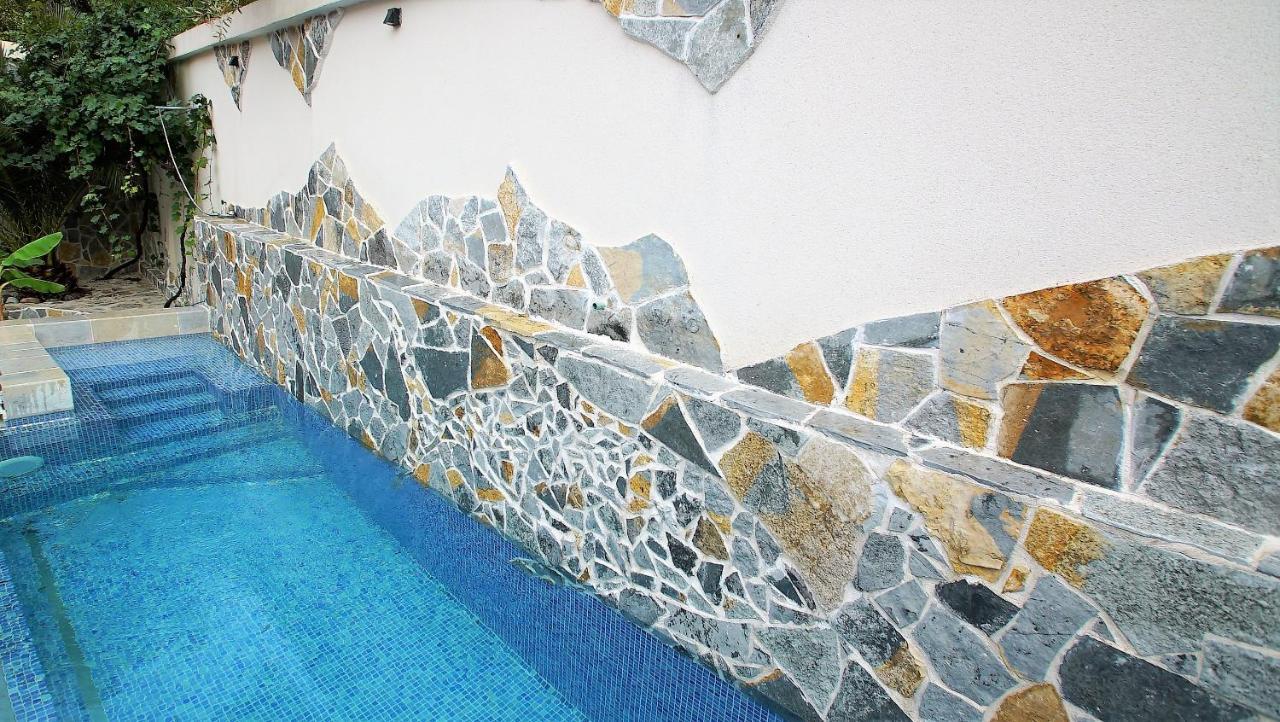 Penthouse Stoliv New Spa-Pool Villa Is Located 5M From The Sea, Exclusive Terrace,Private Jetty Wih Sunbeds, Pebble Beach, Secluded Location Total Area 375M2 At Your Disposal Kotor Extérieur photo