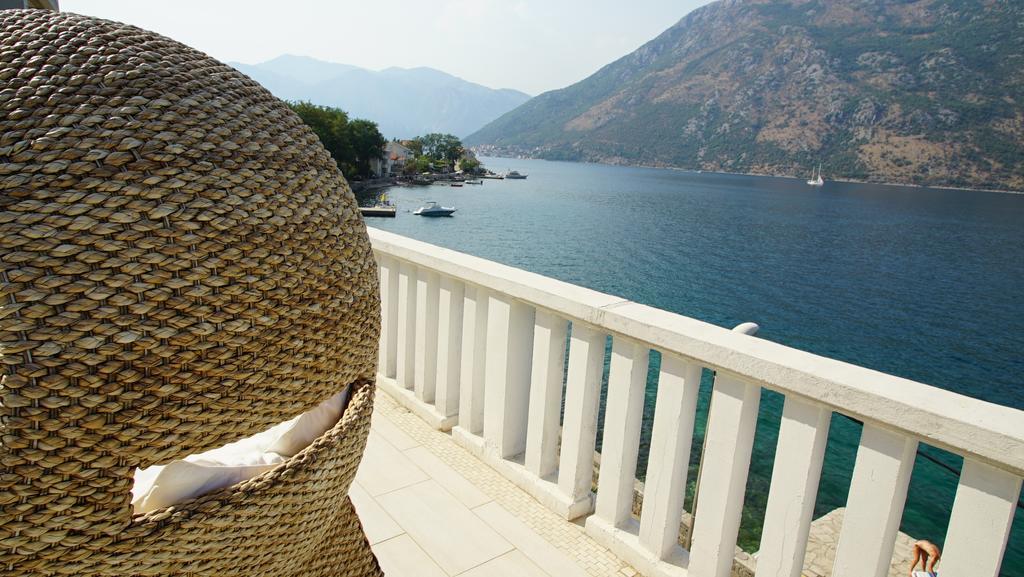 Penthouse Stoliv New Spa-Pool Villa Is Located 5M From The Sea, Exclusive Terrace,Private Jetty Wih Sunbeds, Pebble Beach, Secluded Location Total Area 375M2 At Your Disposal Kotor Extérieur photo
