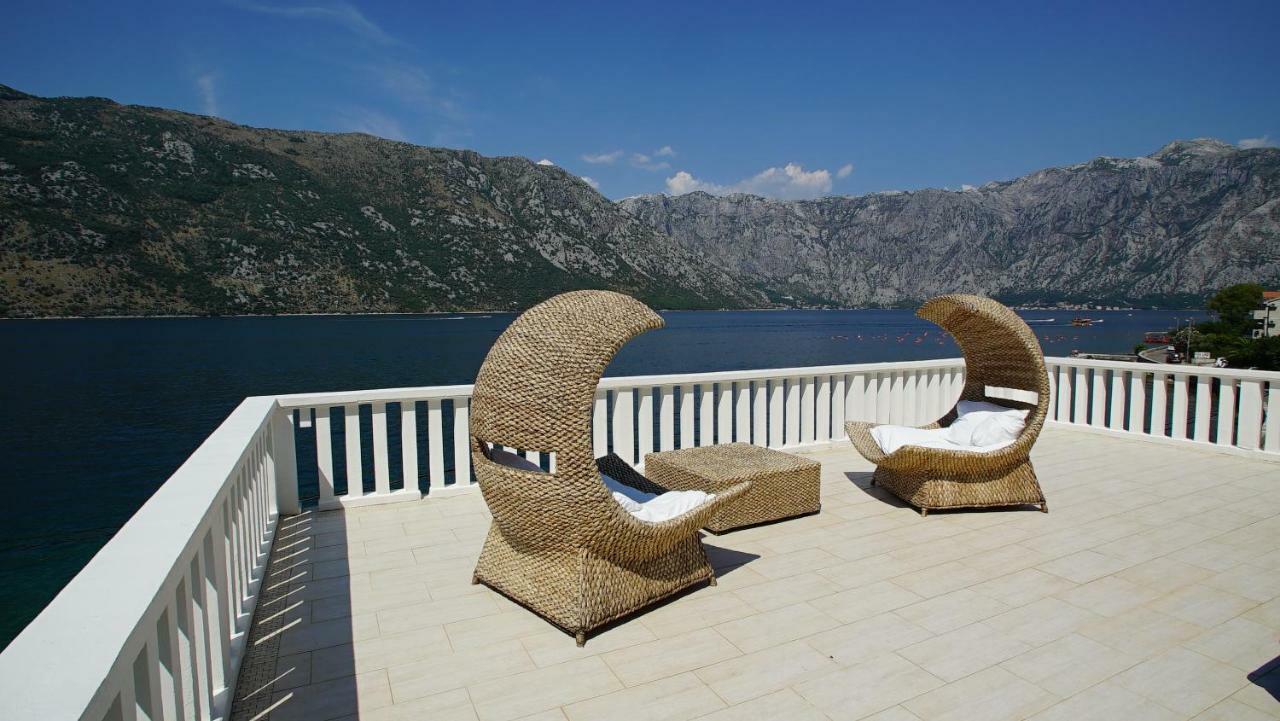 Penthouse Stoliv New Spa-Pool Villa Is Located 5M From The Sea, Exclusive Terrace,Private Jetty Wih Sunbeds, Pebble Beach, Secluded Location Total Area 375M2 At Your Disposal Kotor Extérieur photo