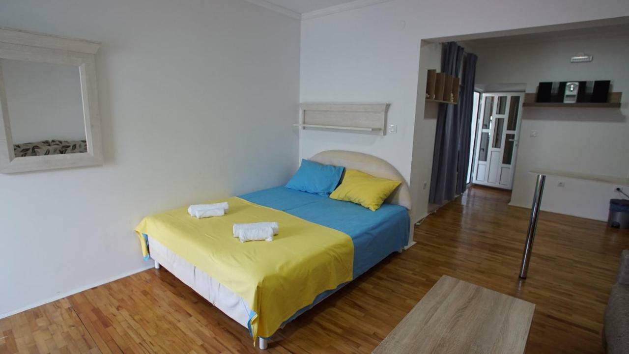 Penthouse Stoliv New Spa-Pool Villa Is Located 5M From The Sea, Exclusive Terrace,Private Jetty Wih Sunbeds, Pebble Beach, Secluded Location Total Area 375M2 At Your Disposal Kotor Extérieur photo