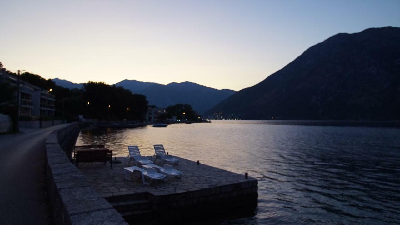 Penthouse Stoliv New Spa-Pool Villa Is Located 5M From The Sea, Exclusive Terrace,Private Jetty Wih Sunbeds, Pebble Beach, Secluded Location Total Area 375M2 At Your Disposal Kotor Extérieur photo
