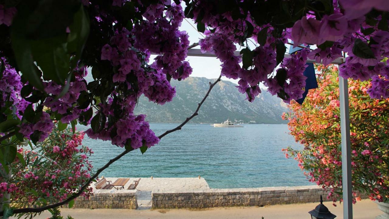 Penthouse Stoliv New Spa-Pool Villa Is Located 5M From The Sea, Exclusive Terrace,Private Jetty Wih Sunbeds, Pebble Beach, Secluded Location Total Area 375M2 At Your Disposal Kotor Extérieur photo